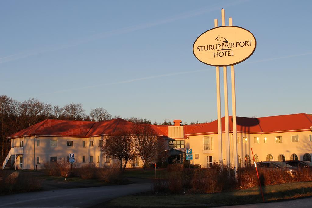 Sturup Airport Hotel エクステリア 写真